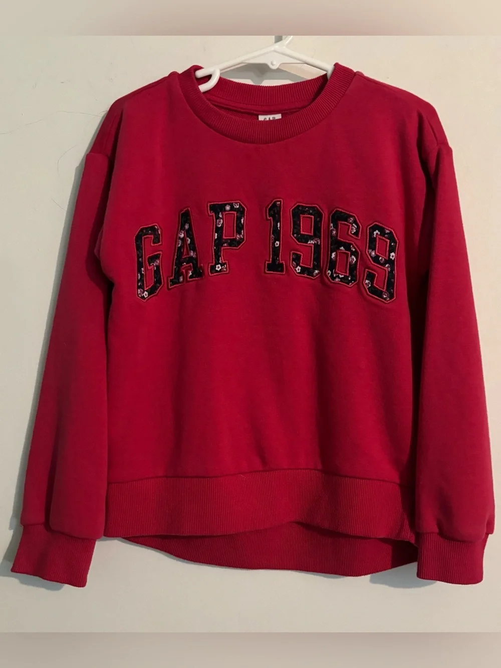 Gap 1969 Girls Dark Pink Floral Fabric Logo Long Sleeve Crewneck‎ Sz Sm 6/6X